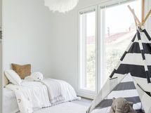 Alakerran makuuhuone