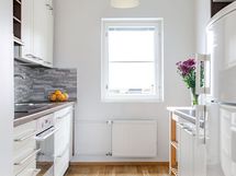 Keittiössä astianpesukone