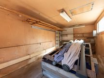 Autotalli / Garage