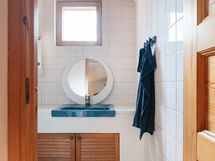 Erillinen wc alakerrassa