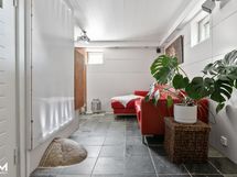 Kellarikerroksen harrastehuone