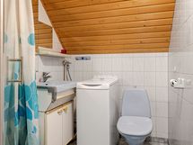 Yläkerram pesuh/WC