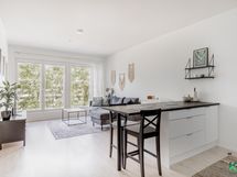 Avara olohuone mahdollistaa monenlaiset sisustusratkaisut