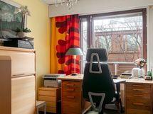 Makuuhuone/työhuone