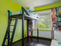 Alakerran toinen makuuhuone