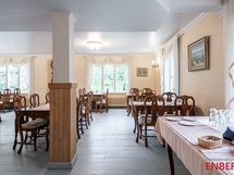 Päärakennuksen sali