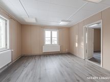 Yläkerran huone NRO 1