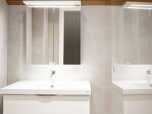 Yläkerta | Kylpyhuone