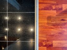 Eteisessä graniittilattia ja muuten asunnossa siisti laminaatti.