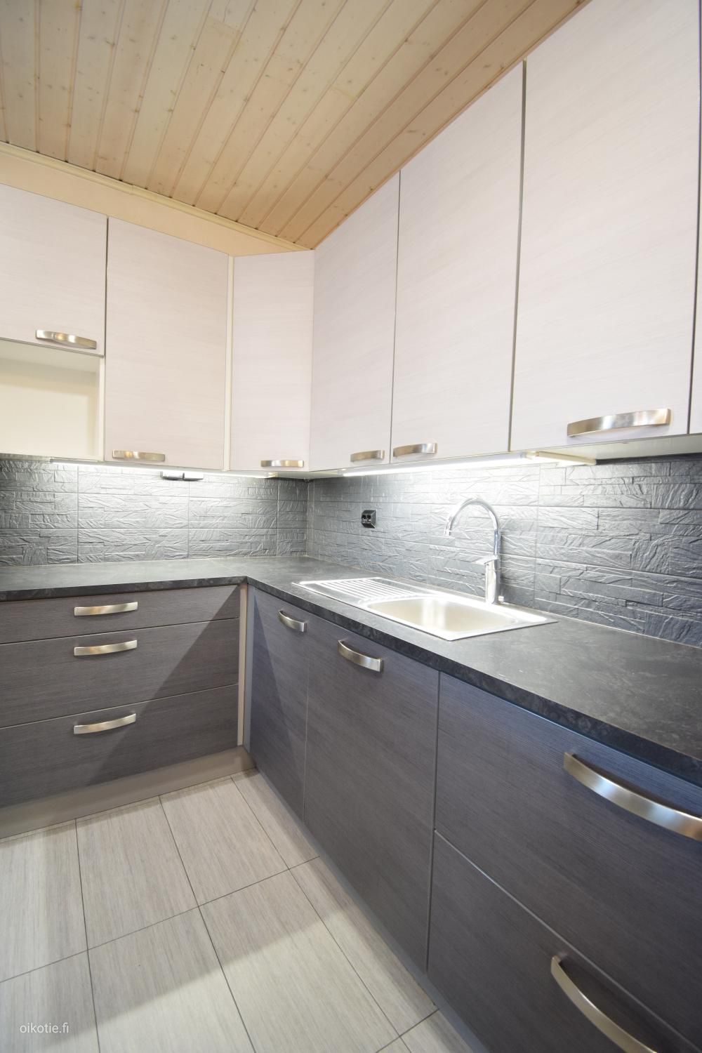 Kerrostalo, 2h + ak + s, 85,5 m², Keskusta - More