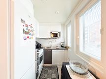 Kodin keittiö on hyvin varustettu.