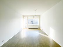 Asunto on juuri pintaremontoitu tilava kaksio!