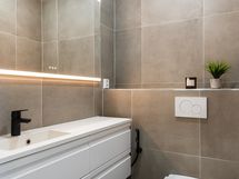 Eteisestä on kulku myös erilliseen wc:hen