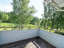 Yläkerran parveke.