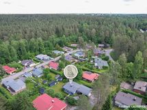 Hämeenlinnan moottoritielle n. 1,2 km. 