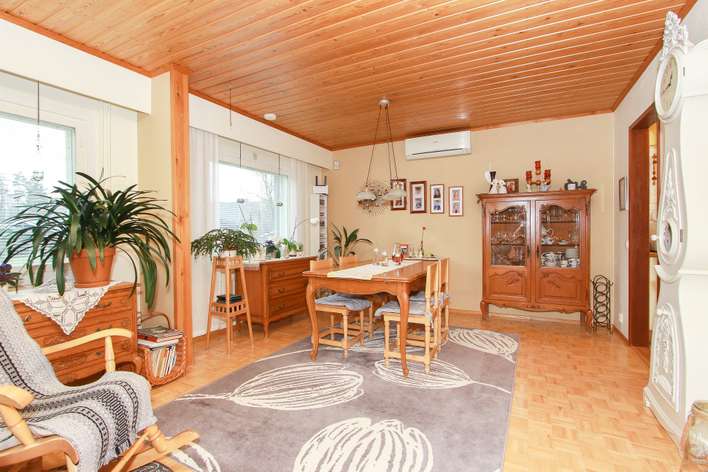 Omakotitalo, 5h, k,  s, katettu terassi ja lämmin autotalli, 125/140 m², Vehkoja – pohled 4