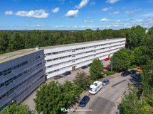 Talon julkisivu edestäpäin