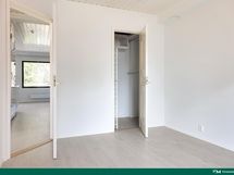 Makuuhuone 1, missä vaatehuone