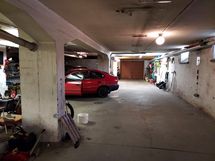 Autotalli, kellarikrs