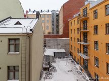 Ikkunanäkymät ovat rauhalliselle sisäpihalle päin