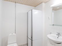 Alakerran erillinen WC