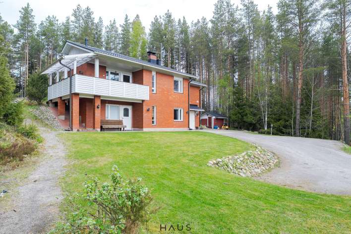 Omakotitalo, 5mh, oh, k, takkah, kph, khh, s, 2wc, vh, autotalli ja parveke., 120/191 m², Preitilä - Näkymä 3