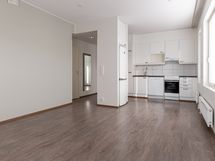 Kuvat ovat vastaavasta toisen kerroksen asunnosta.