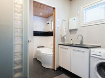 kodinhoitohuone ja kylpyhuonetta