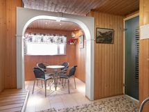 Taloyhtiön saunaosaston pukuhuone