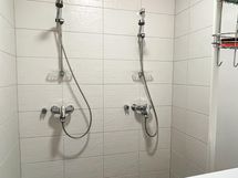 Kylpyhuoneessa pyykinpesukone