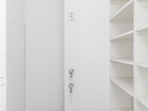 Vaatehuone / kodinhoitohuone