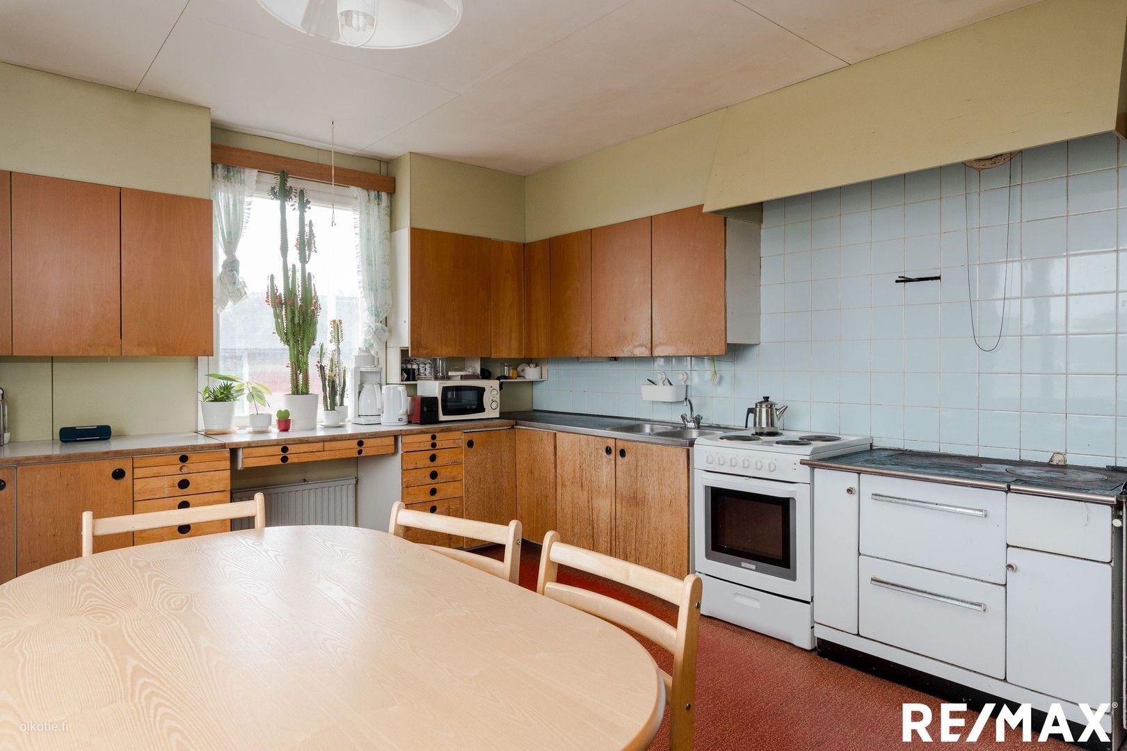Kerrostalo, 3h, k, kph, autotalli, sauna, kaksi kylmäkellaria, 22,22 ha, Mjösund - More
