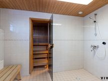 Taloyhtiön saunaosasto/kylpyhuone