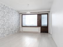 Olohuoneesta käynti parvekkeelle