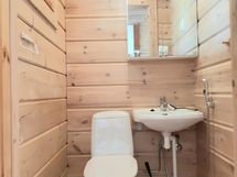 Erillinen wc.