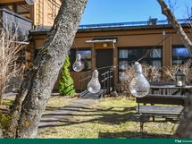 Yhteinen etupiha kutsuu viettämään aikaa.