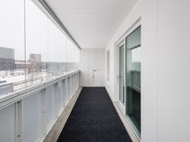 Lasitettu parveke on koko asunnon levyinen