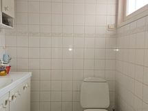 WC on sekä ala- että yläkerrassa