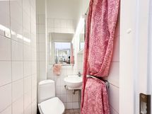 Pyykinpesukone ei mahdu asuntoon, mutta samassa rapussa on hyvä pesutupa.