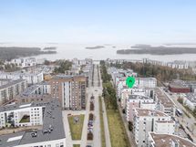 Meri ja uimaranta aivan lähellä!
