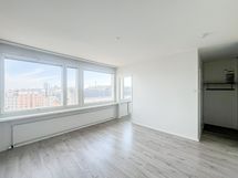 Huoneistossa on tehty pintaremontti 2019.