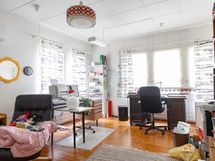 Alakerran makuuhuone