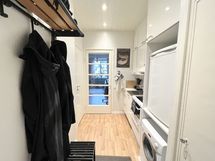 Eteinen / avokeittiö