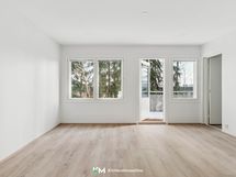 Oleskelutila jatkuu kesäisin terassille asti.