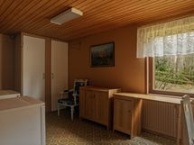 Alakerran askarteluhuone