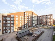 Julkisivunäkymää sisäpihalta.