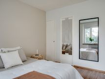 Lisäksi alkuperäiset komerot