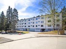 Huippu sijainti Puijonlaaksossa. Lyhyt matka KYSsille, Yliopistolle ja keskustaan.