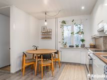 Tilaa ruokapöydälle ja kokkailuun