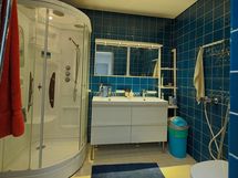 yläkerran pesuhuone/wc
